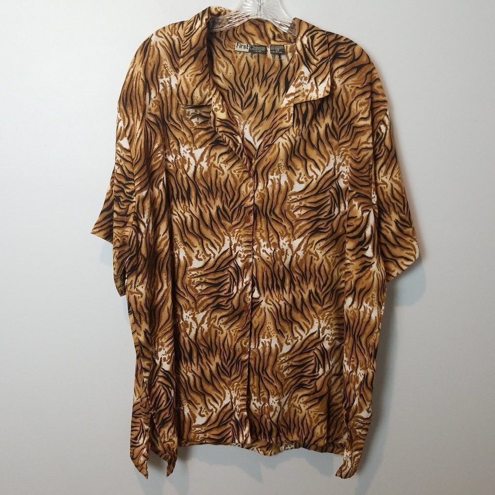 2X First Class ANimal Tiger Print Button Down Top